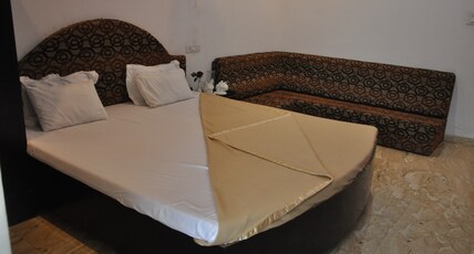 Shriji Resorts Room Type - Deluxe Room