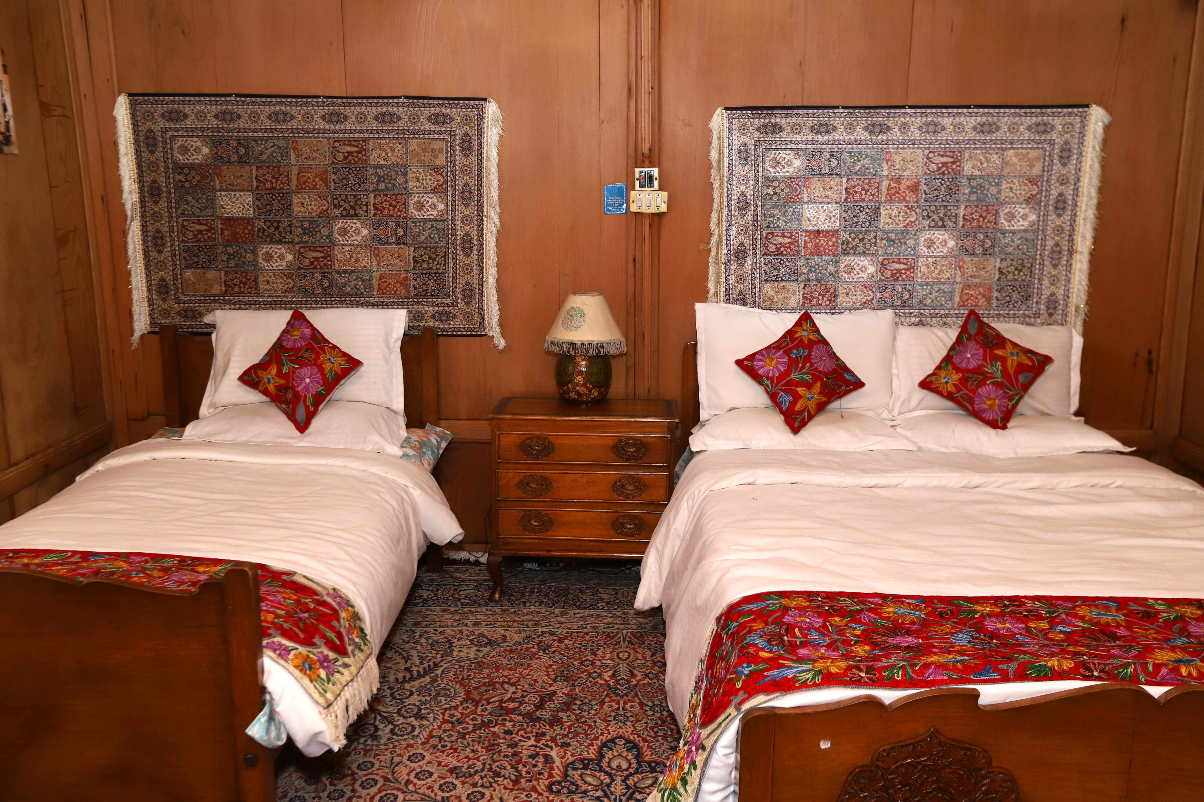 New Jeddah Houseboat - Tap to explore photos