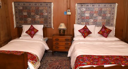 New Jeddah Houseboat Room Type - Lake View Deluxe Room