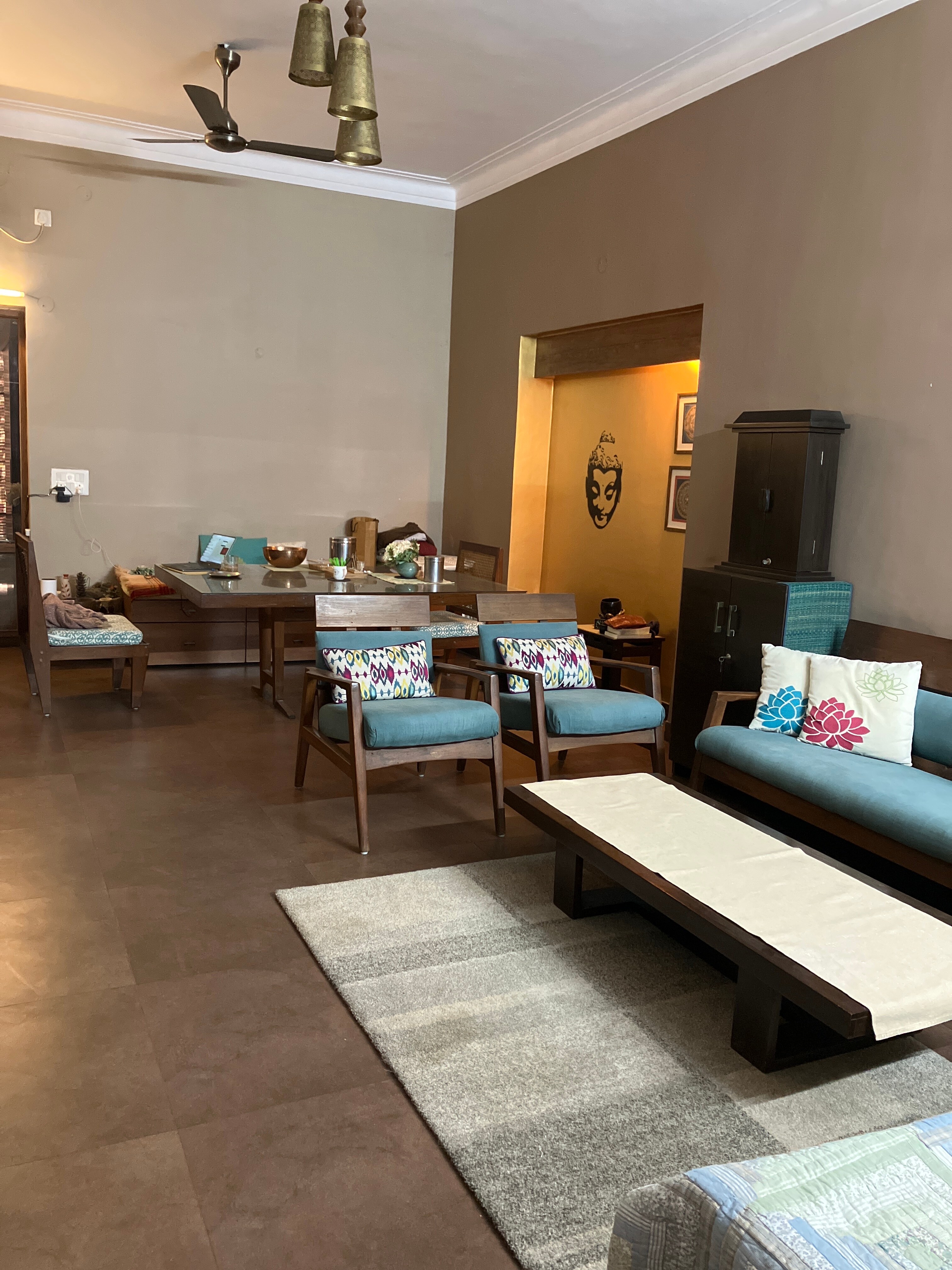 Bliss - a cheerful room and workplace - Tap to explore photos