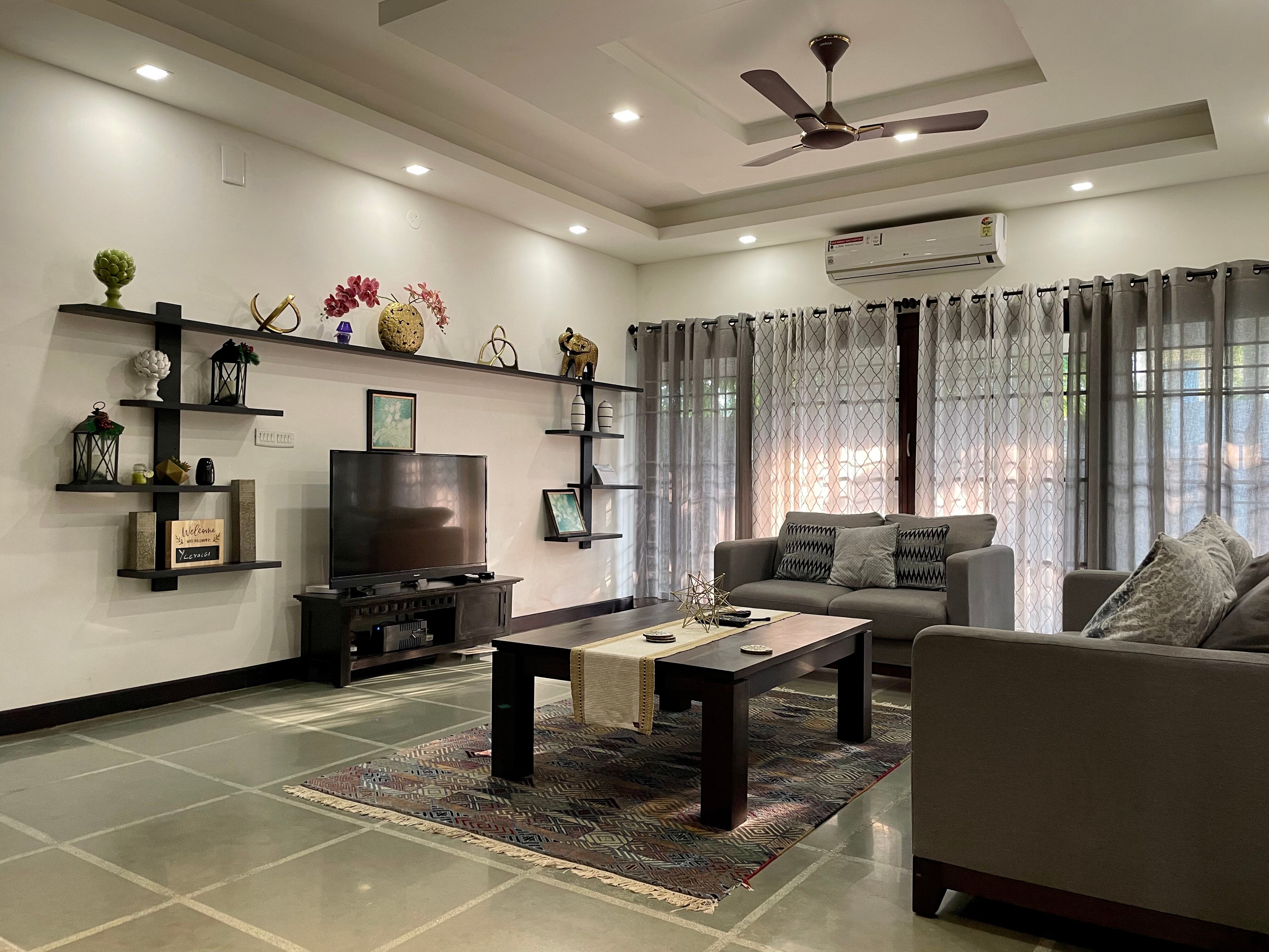 Luxury 5 bed house near Panampalli Nagar, Kochi - Tap to explore photos