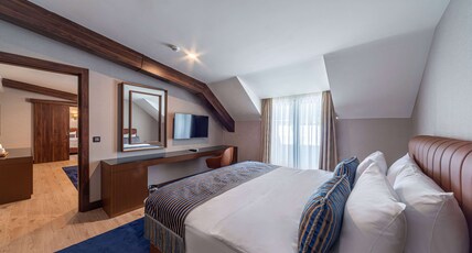 TRYP By Wyndham Istanbul Sisli Hotel Room Type - 1 King Bed, King Suite with Sofa, Non-Smoking