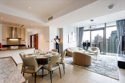 ELIVAAS Curated Sleek 3BR at Marina Gate | Marina Views