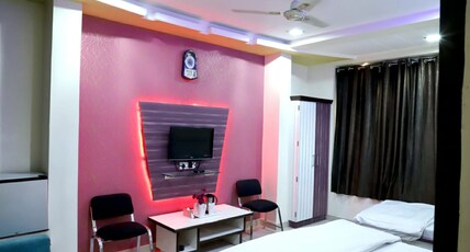 Hotel shakun  Room Type - Deluxe Rooms