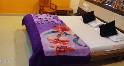 Hotel Shringeri Residency Room Type - Deluxe Room Non AC