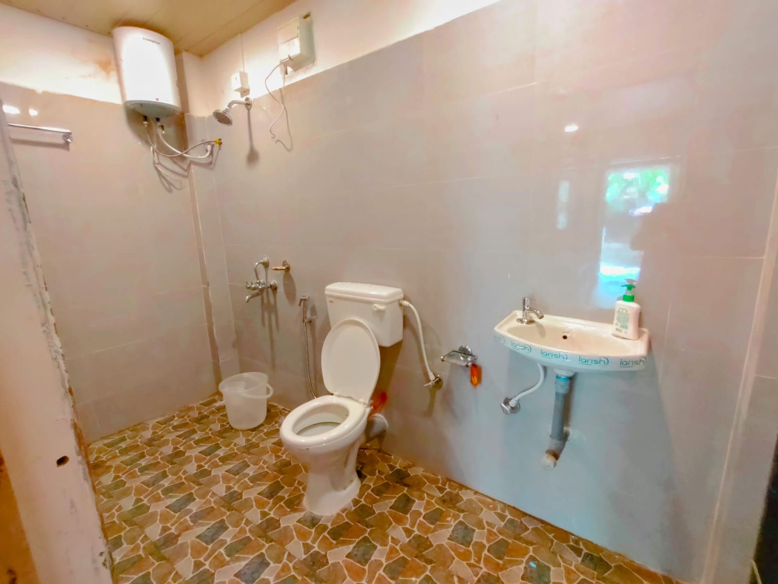 Ecozen Cottages - Tap to explore photos