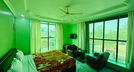 Galaxy Intercontinental Room Type - Deluxe Room with Bathtub