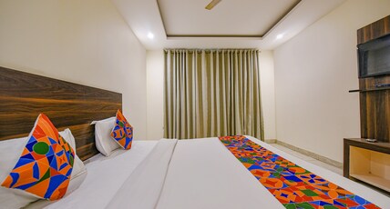 Hotel Lakshmi Palace Room Type - Double Deluxe room with free wifi Sanitized room