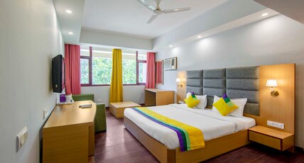 Hotel South End Room Type - Luxury Room with City view