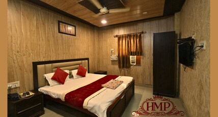 Hotel Manohar Palace Room Type - SUPER DELUXE ROOM
