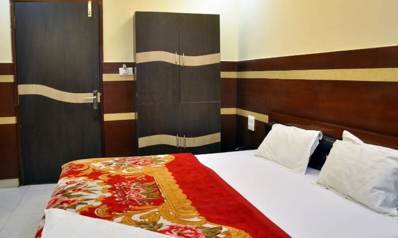 Hotel Triple T - Tap to explore photos