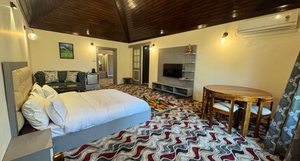 Souls Abode | Elegant Homestay near Dal Lake Room Type - Family Suite 1