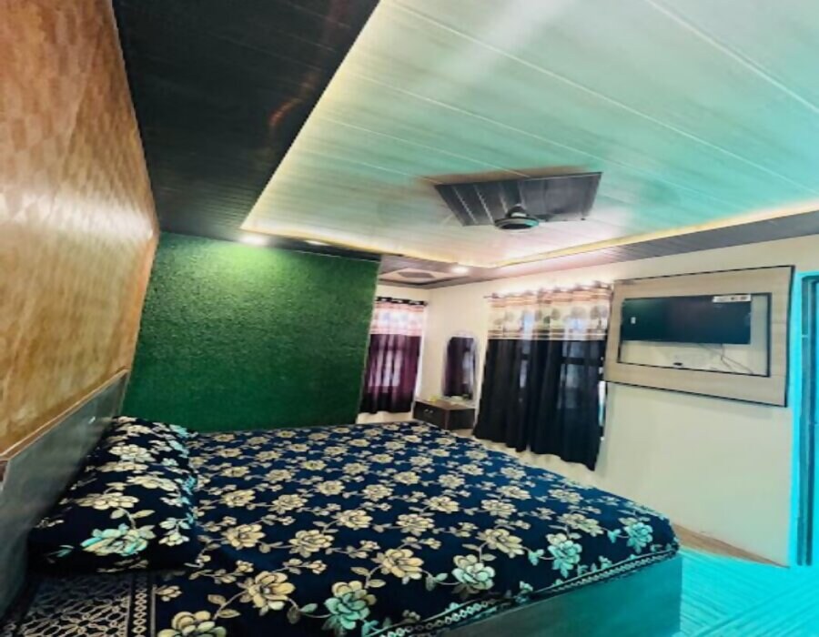 HOTEL DHAMA RESIDENCY - Tap to explore photos