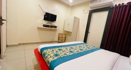 RAJAT CROWN Room Type - DELUXE ROOM