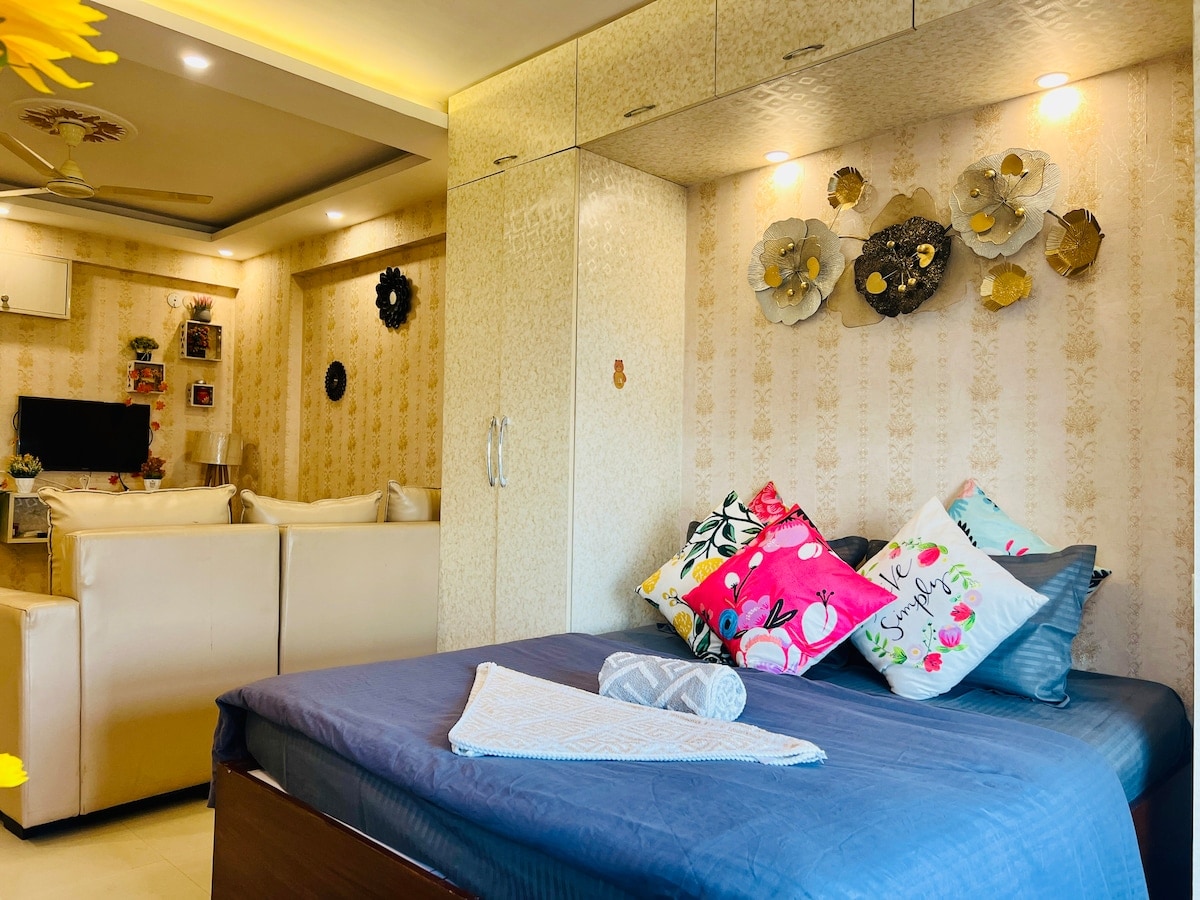 Golden Time Luxurious Nature s View Sec 143 - Tap to explore photos