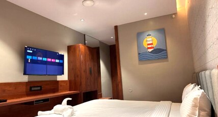 V HOTEL Room Type - Executive Twin Room