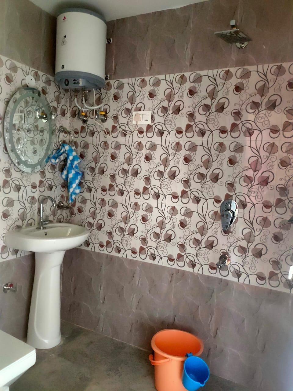 Imperial view - Tap to explore photos