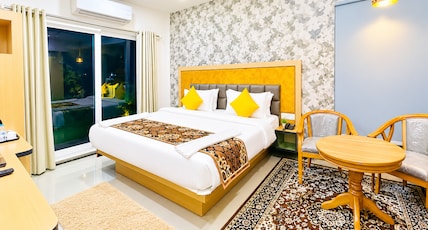 Hotel Lake View Near Airport Zone Room Type - LAKE VIEW ROOM BALCONY Hotel Lake View Near Airport Zone Room Type - LAKE VIEW ROOM BALCONY