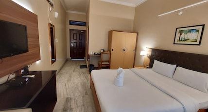 Hotel Acacia Room Type - Deluxe King Ac