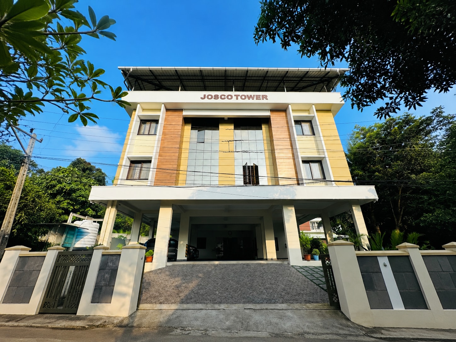 Malabar Service Apartment - Tap to explore photos
