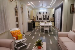 Shahatoot Stays 1BHK in Dayalbagh Agra