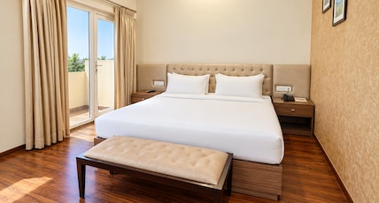 Hotel Alaya Room Type - Studio Room With Balcony | City View Hotel Alaya Room Type - Studio Room With Balcony | City View