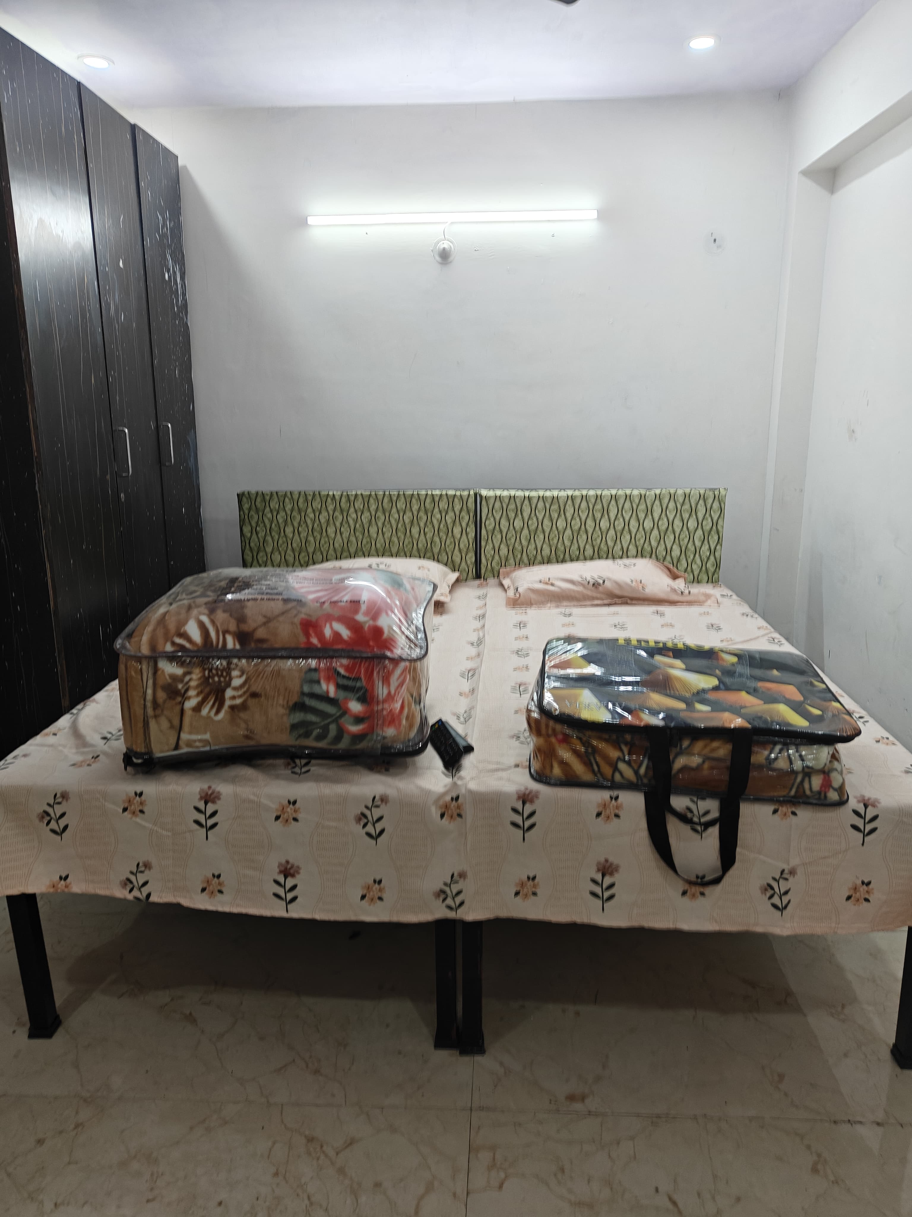 Sharma Homestay - Tap to explore photos