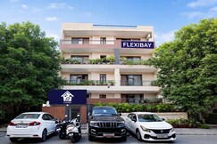 FlexiBay Hostel North Campus