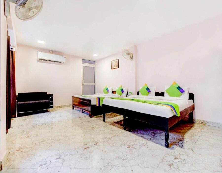 Hotel Shri Krishna Inn - Tap to explore photos