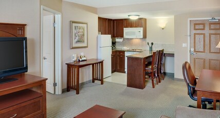 Staybridge Suites OAKVILLE-BURLINGTON  Room Type - 2 Double 1 Bedroom Suite Non Smoking
