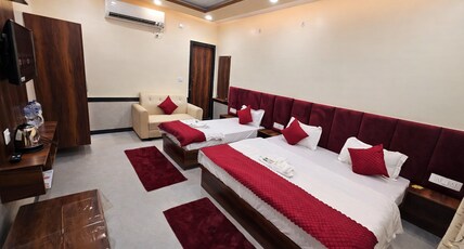 Kharari Inn Room Type - Triple Bed Room with Private Bathroom