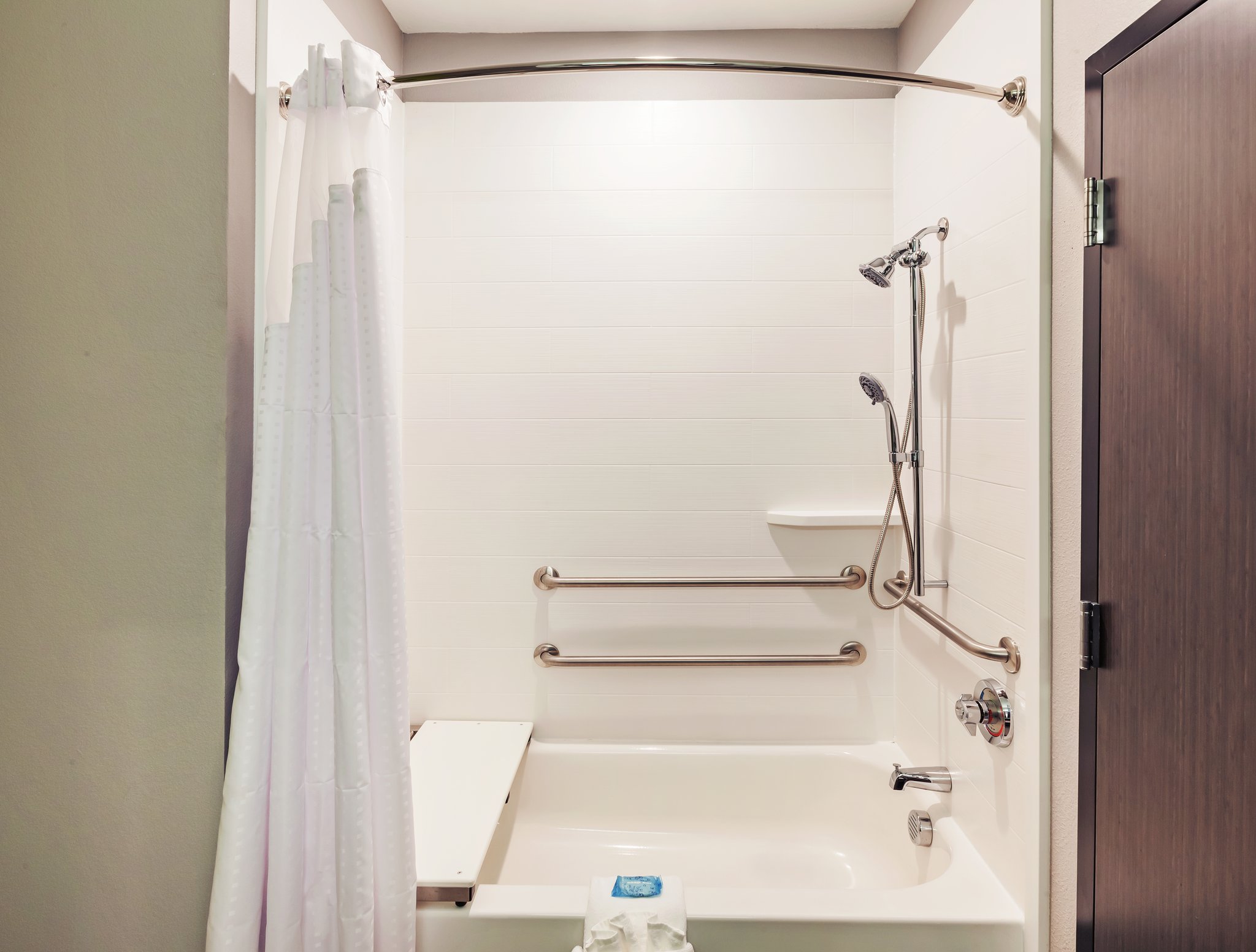 Holiday Inn Express & Suites Perryton - Tap to explore photos