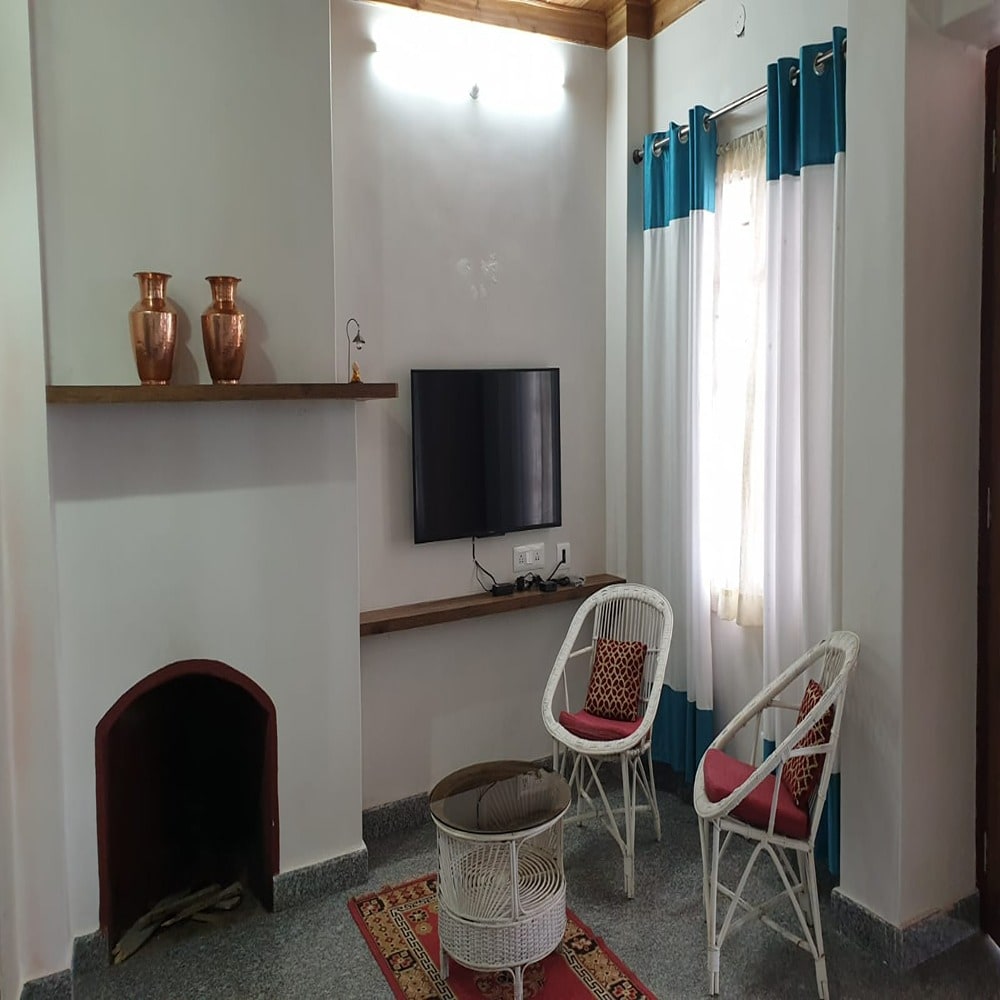 Takdah Heritage Bungalow No 10 - Tap to explore photos
