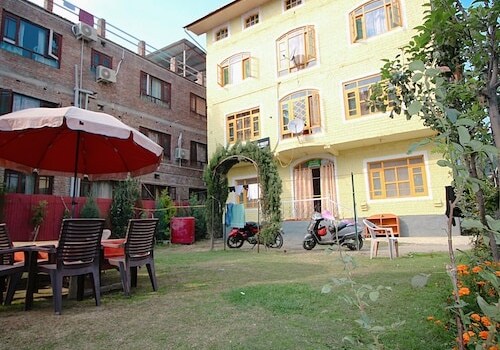 Shaheen Luxuries