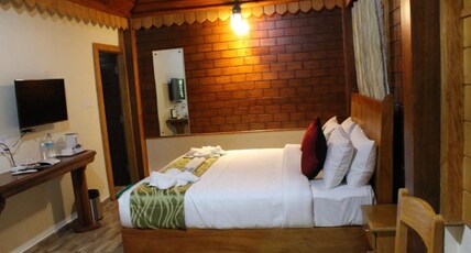Whispering Woods Room Type - Wooden Cottage