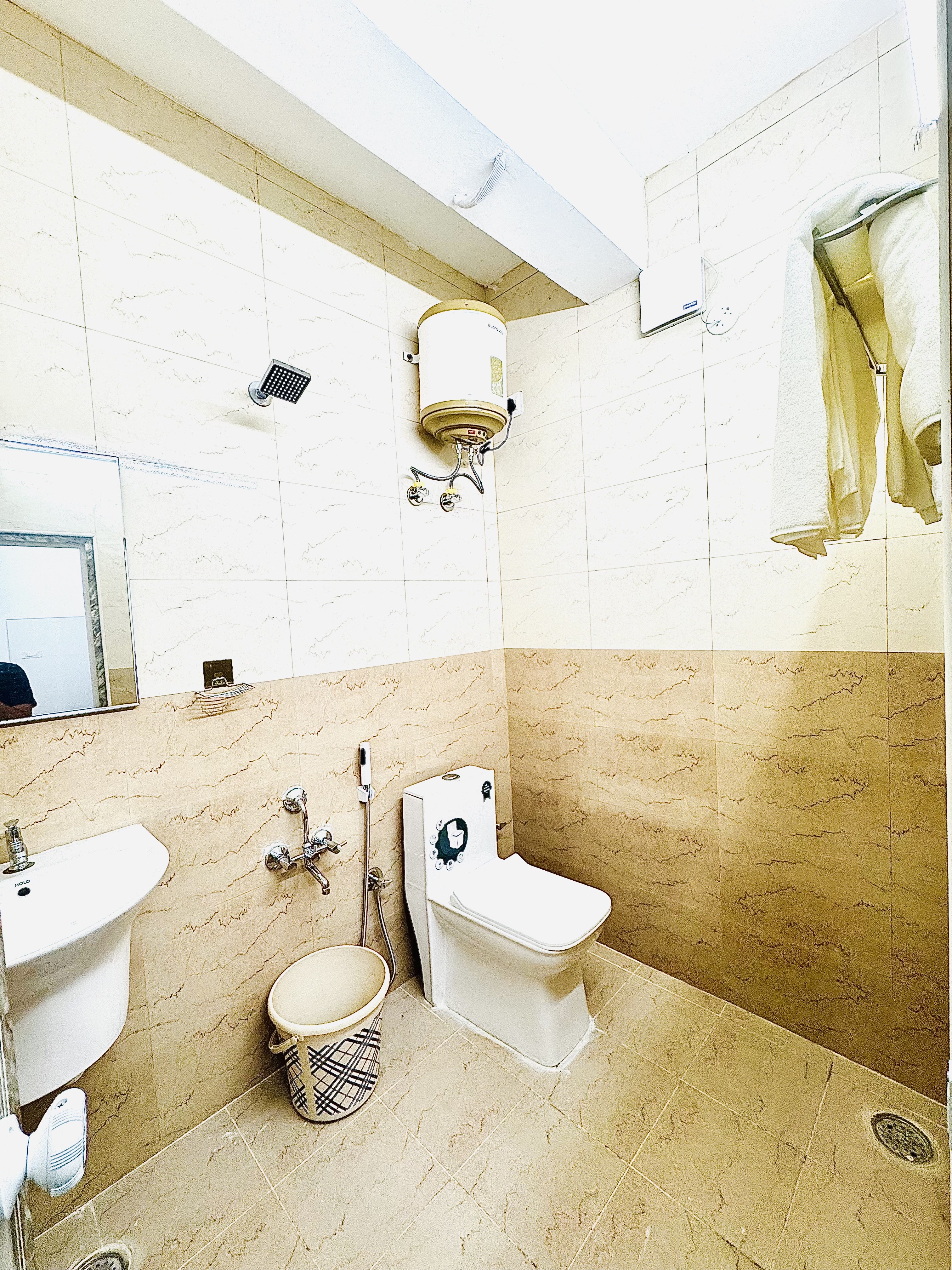 La Bendicion - Tap to explore photos