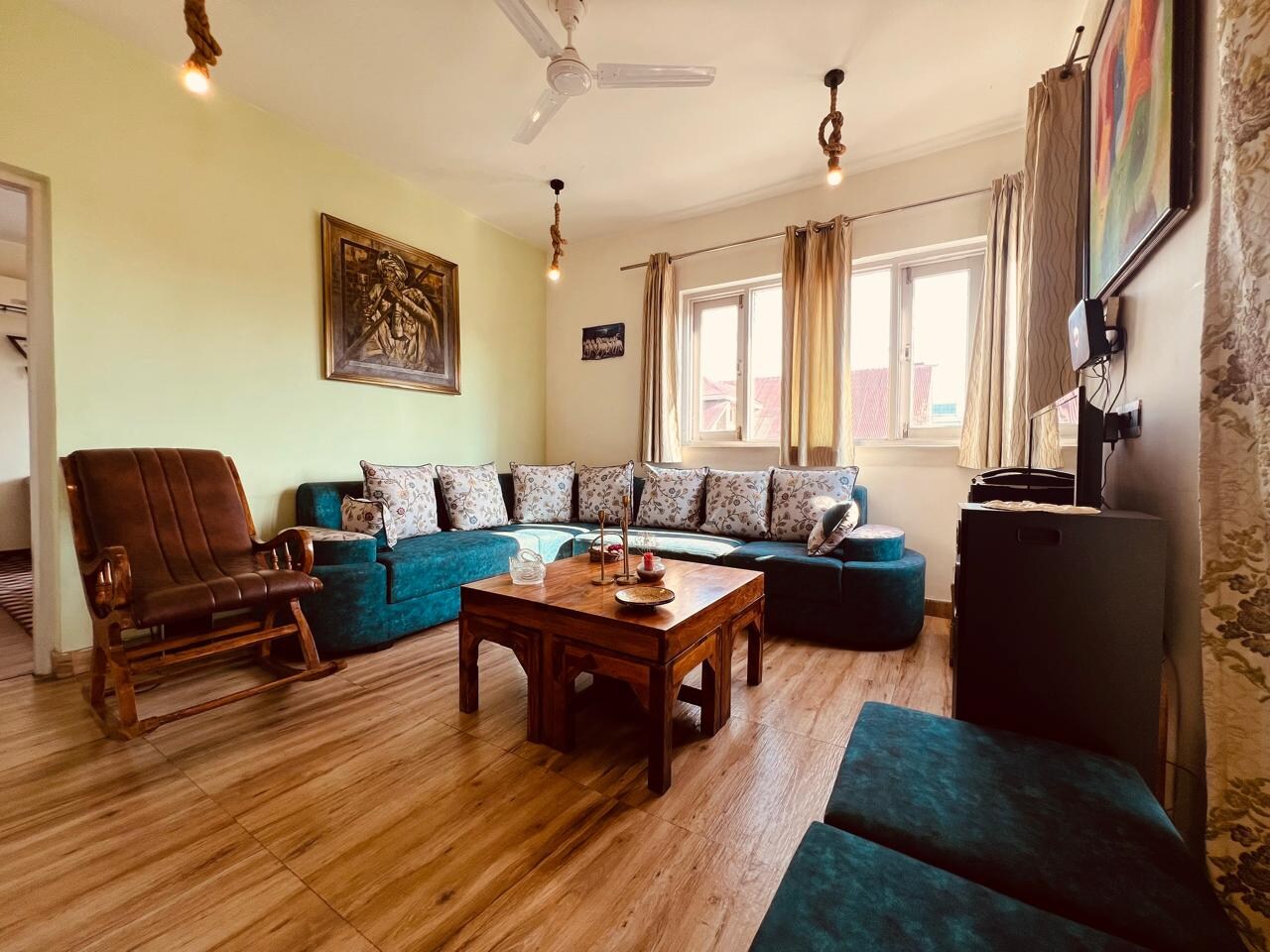 Aveens Homestay- Entire 4BR Villa - Tap to explore photos