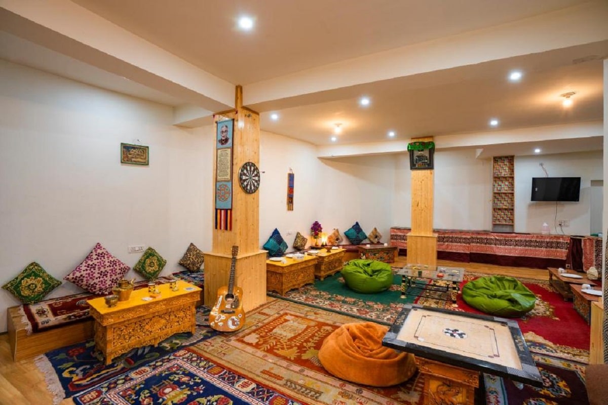 Rainbow Hostelier - A Boutique Stay - Tap to explore photos