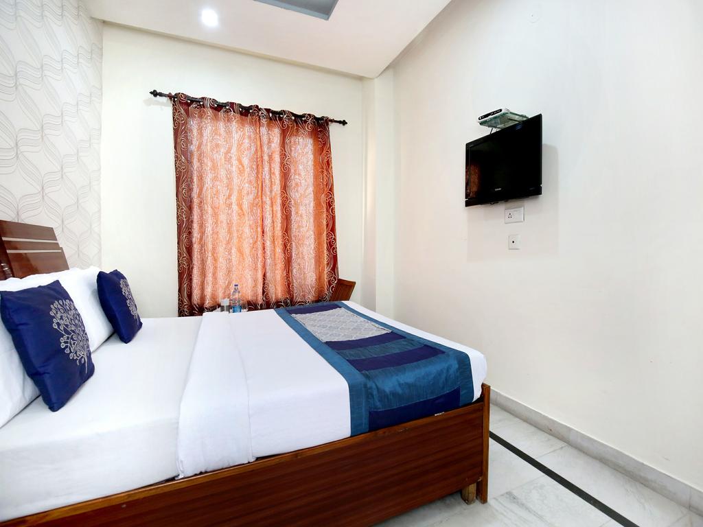 Hotel Sunder Classic - Tap to explore photos
