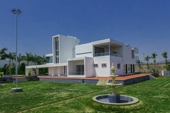 Lake family vibes 6BHK