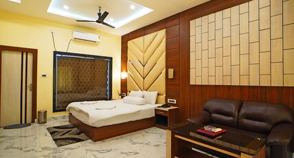 Prasant Beach Resort Room Type - Cottage Room with Garden View and Bathtub