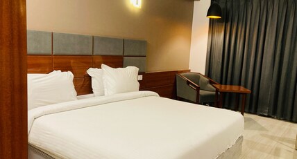 HOTEL YUVRAJ DX Room Type - Club Room