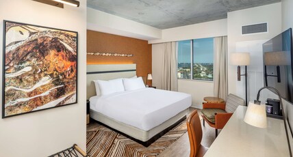 Hotel Melby Downtown Melbourne Tapestry Collection by Hilton Room Type - 1 KING CITY VIEW