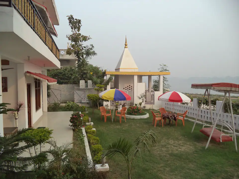 Lime Villa on Gangaghat | Bed & Breakfast