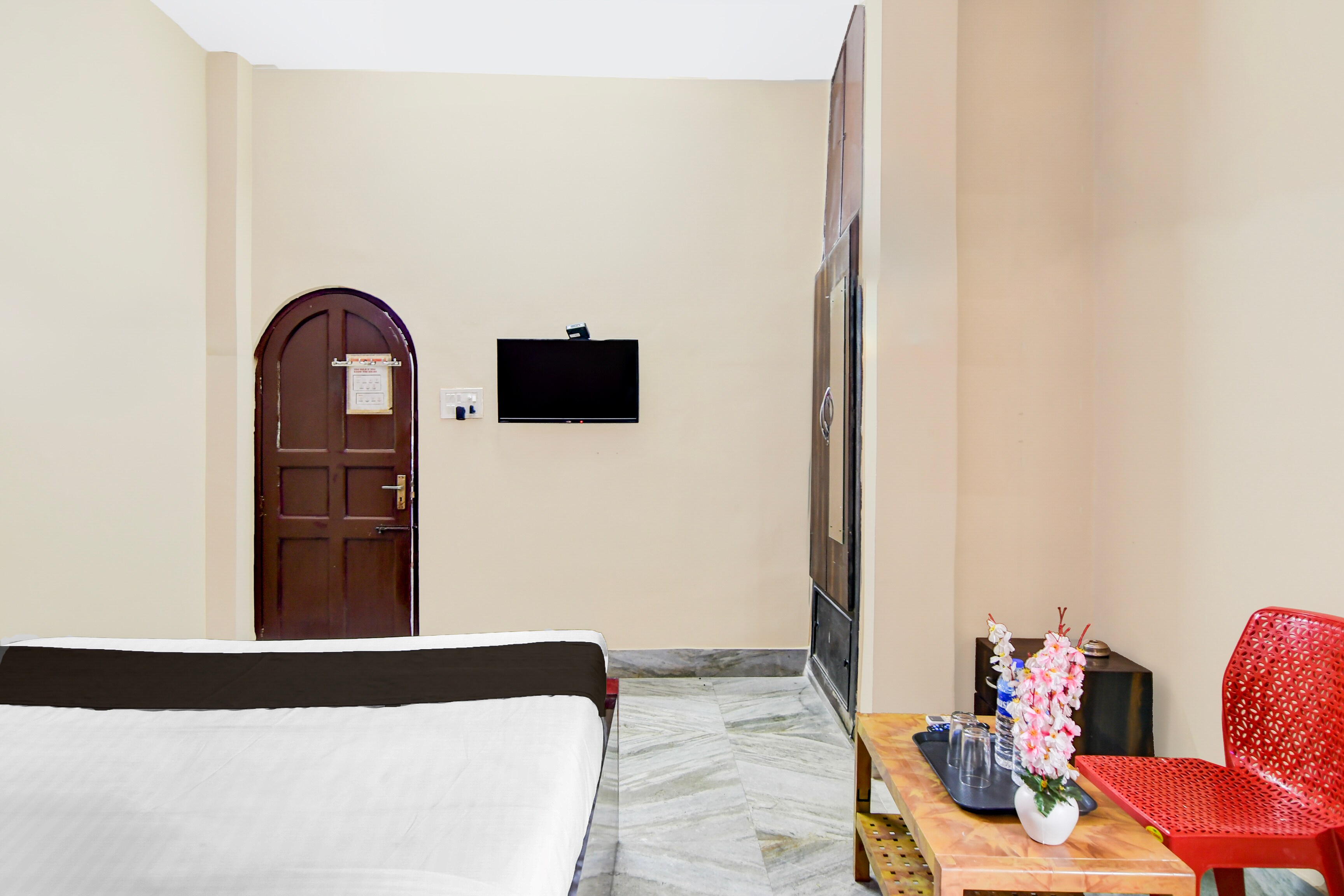 Super Hotel O NSCB International Airport Formerly Bougain Villa - Tap to explore photos
