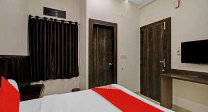 Hotel Four Petals Room Type - Deluxe