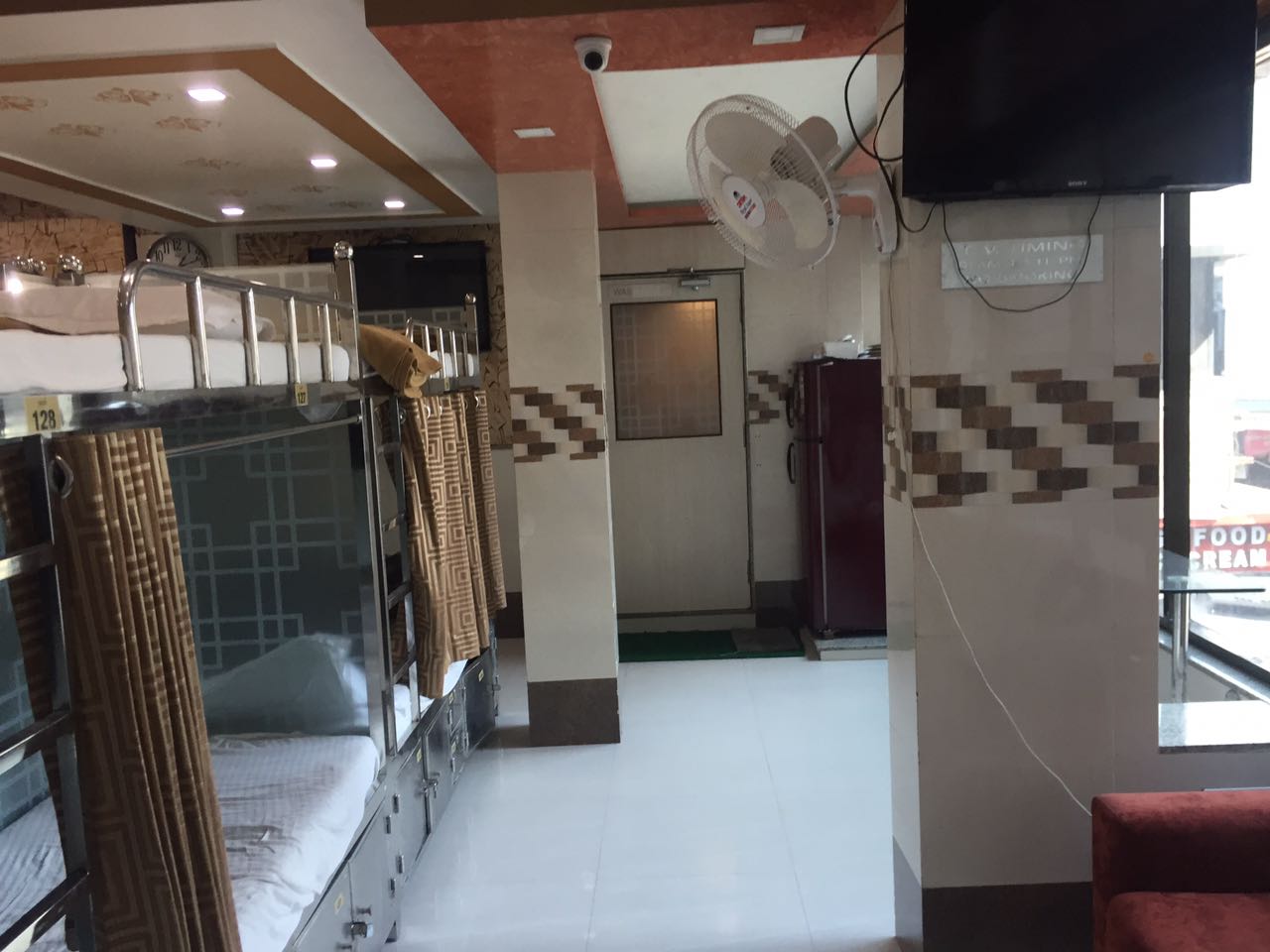 Jay Gurukrupa Dormitory Vadodara - Tap to explore photos