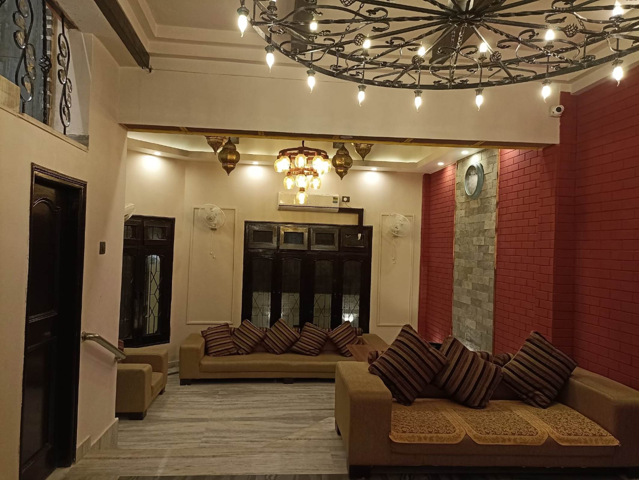 Beryl Homestay - Tap to explore photos