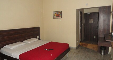 Grande Idhanta Room Type - Deluxe Non AC Room
