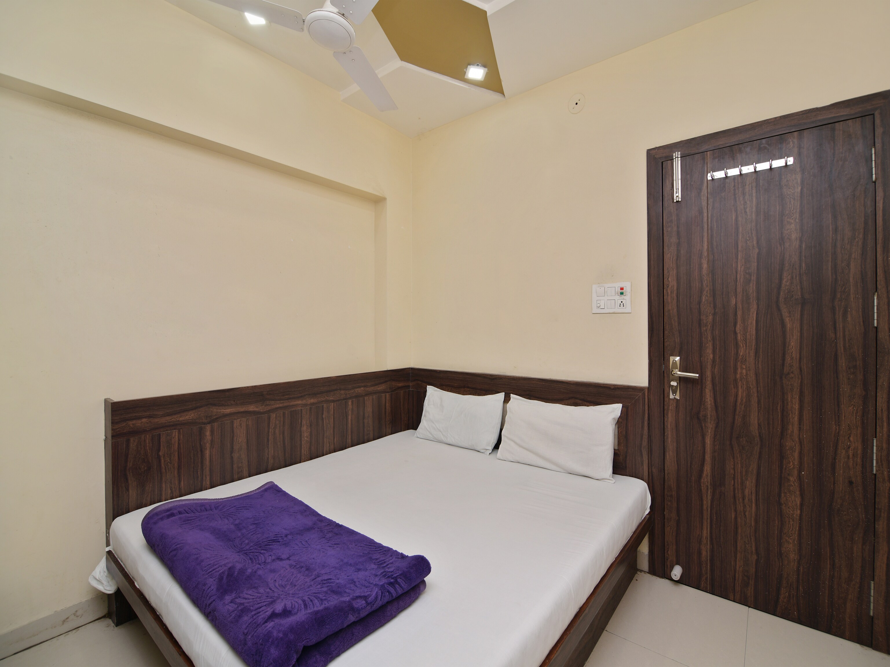 Hotel Keshar Laxmi (Near Mahakal Temple) - Tap to explore photos
